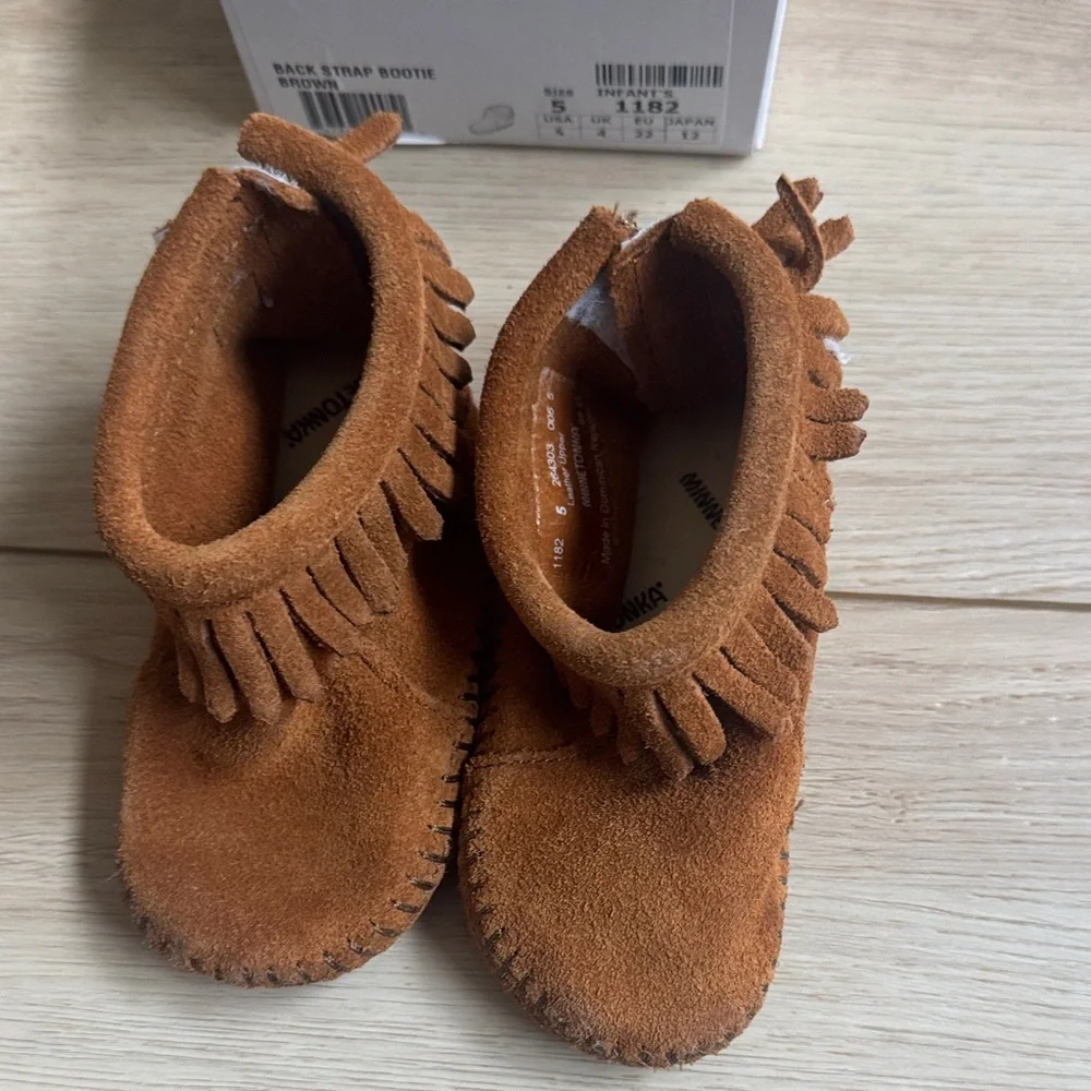 Minnetonka Baby Sz 5 EUC Chestnut Brown Suede Fringe Moccasins
